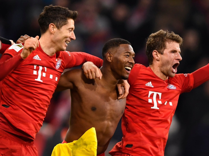 Lewandowski ghi nhiều bàn hơn cả đội M.U cộng lại
