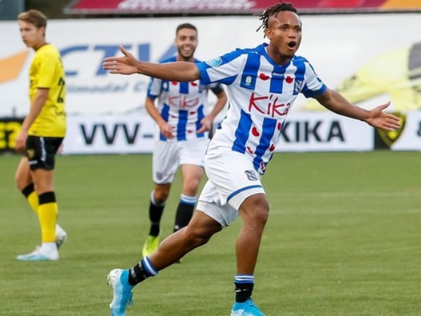 Văn Hậu dự bị, Heerenveen thắng trận thứ 5 sau 7 vòng