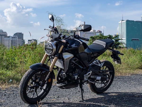 Chi tiết Honda CB300R - giá cả phải chăng cho người mới tập chơi