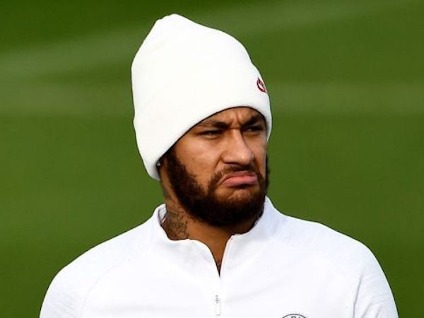 Cha con Neymar chấp nhận ở lại PSG