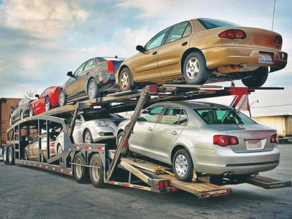 Nhập khẩu ô tô dưới 9 chỗ tăng đột biến sau 10 tháng