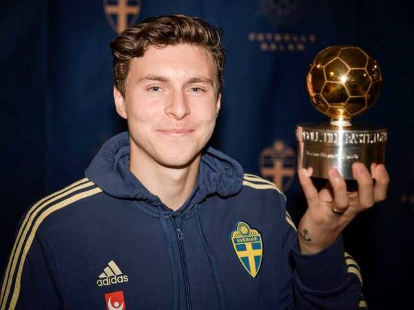 Vượt qua Ibrahimovic, Lindelof giành giải 'Quả bóng vàng Thụy Điển 2019'