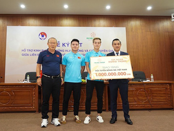 Tập đoàn Hưng Thịnh hỗ trợ trả lương cho ông Park Hang Seo