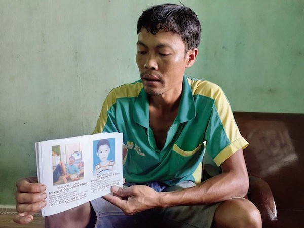 Nhọc nhằn người cha gần 2 năm đi hơn 20 tỉnh thành tìm con trong vô vọng
