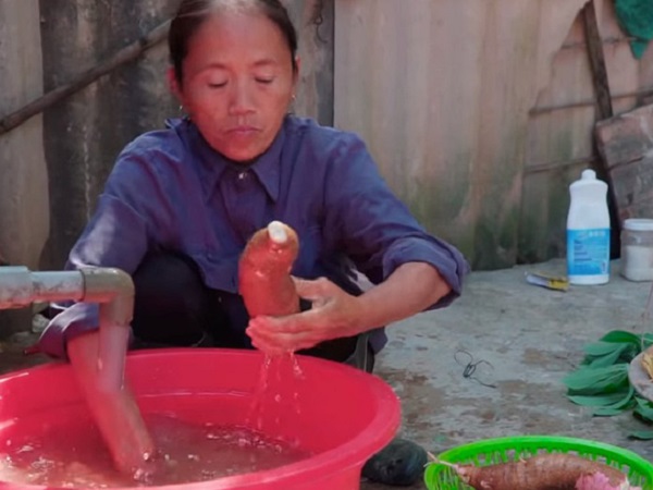 Sau hàng loạt 'phốt siêu to khổng lồ', bà Tân Vlog tuyên bố thay đổi phong cách làm clip nhưng lại bị tố đi 'copy' ý tưởng của kênh ẩm thực khác