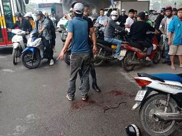 Danh tính đối tượng dùng dao đuổi chém vợ tại cầu Dậu vì ghen tuông