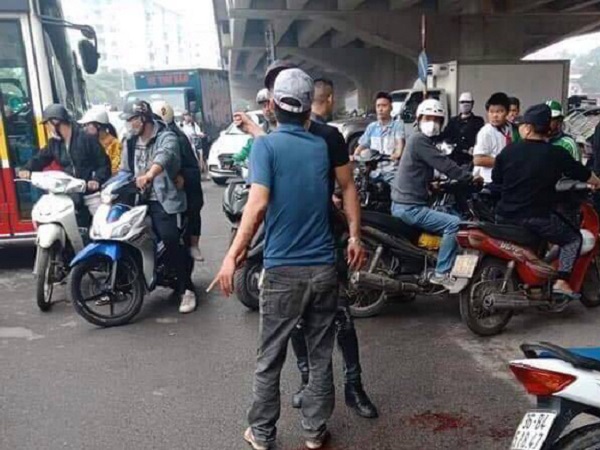 Vụ 2 cô gái bị truy sát tại Hà Nội: Không ai dám can ngăn vì sự hung hãn của nam thanh niên