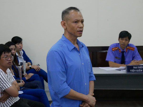Ngã vào... mông và vùng kín em vợ Việt kiều, gã anh rể lãnh án 9 tháng tù