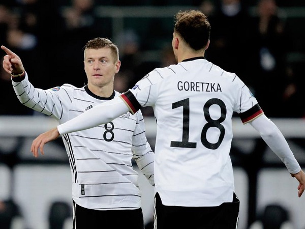 Kroos lập cú đúp, Đức chính thức có vé dự Euro 2020