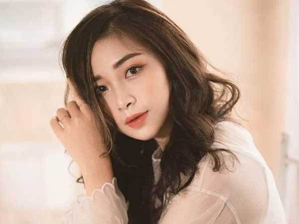 Bất ngờ chân dung vợ sắp cưới của cầu thủ Phan Văn Đức