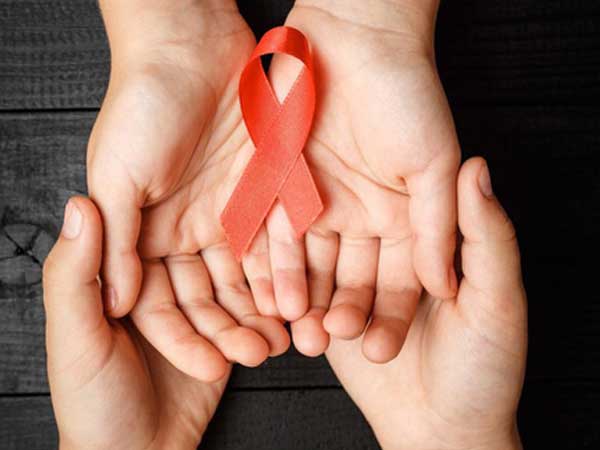 Sống chung với HIV: Những lầm tưởng và sự thật mà bất kì ai cũng nên xem để bảo vệ mình