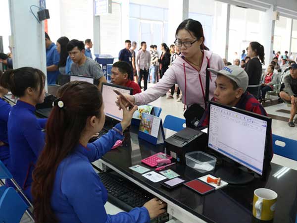 Có thể mua vé tàu Tết 2020 qua ví điện tử và tổng đài