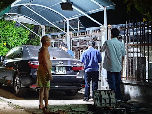 Đỗ ôtô đi ăn, quay về mất 1,5 tỉ đồng trong xe