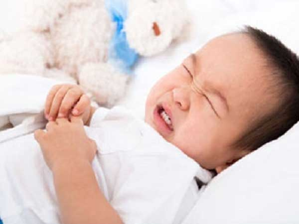 Cơm mớm và con đường lây nhiễm virus HP không ngờ tới