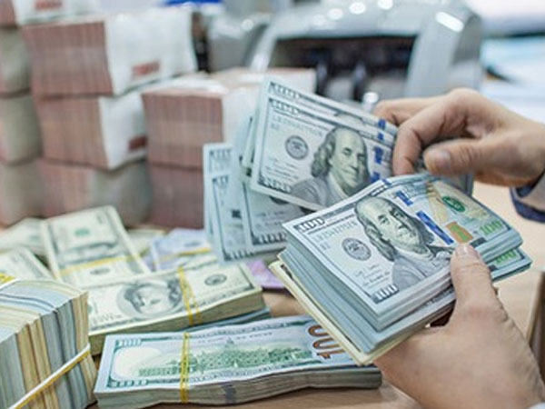 Từ 31/12/2019, mua bán 100 ngàn USD bị phạt 100 triệu đồng