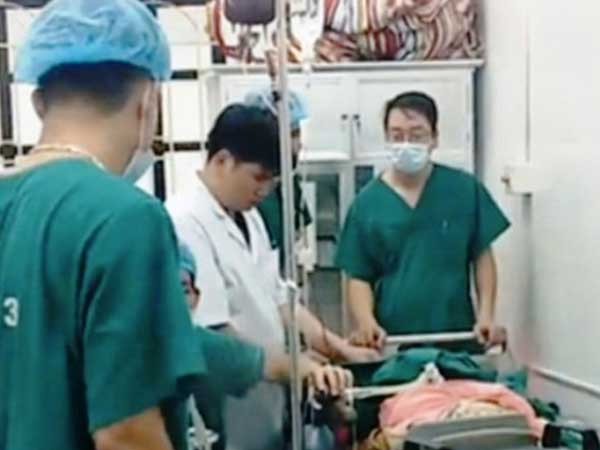 Nghệ An thông tin về sự việc con tử vong, sản phụ nguy kịch khi chờ sinh