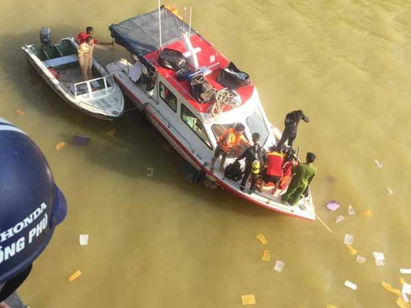 Nam thanh niên gieo mình xuống sông Hương