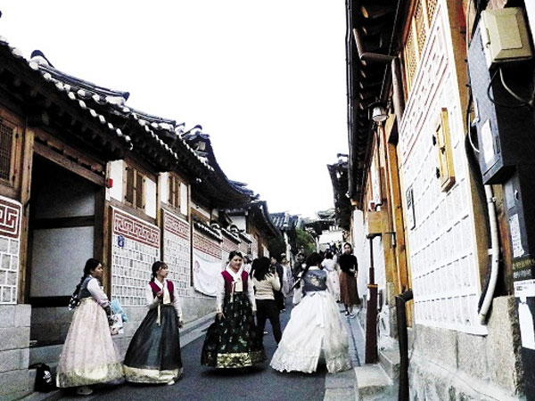 700m kỳ ảo ở phố cổ Insadong