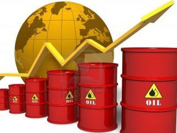 Giá xăng dầu thế giới bất ngờ tăng mạnh