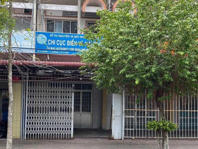 Nữ phó phòng ở Cà Mau đi du học nước ngoài rồi không về