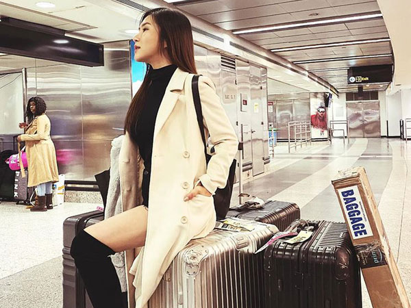 Hương Tràm bị móc túi mất trộm toàn bộ tiền trên đường tới NewYork, Mỹ