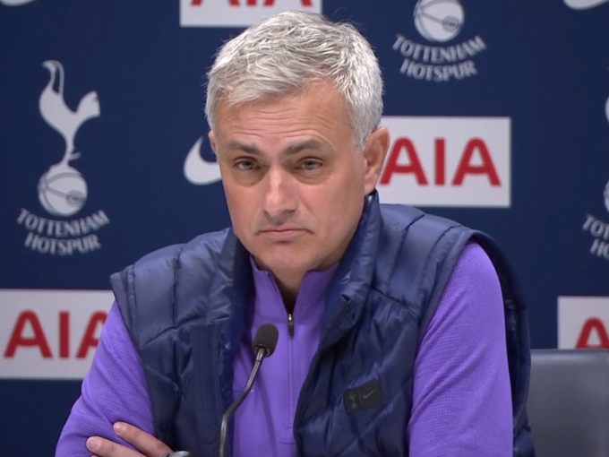 Mourinho tự nhận khiêm tốn, nói không đổ lỗi cho ai khi thất bại