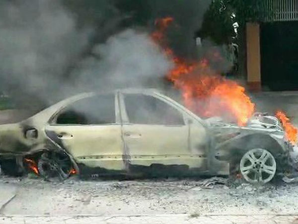Đột nhiên cháy, đâm liên hoàn, loạt tai nạn đáng tiếc với xe Mercedes từ đầu năm 2019