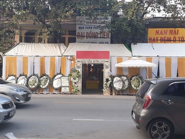 Bố của nạn nhân tử vong trong vụ xe Mercedes gây tai nạn kinh hoàng: Con gái tôi ra đi đột ngột quá