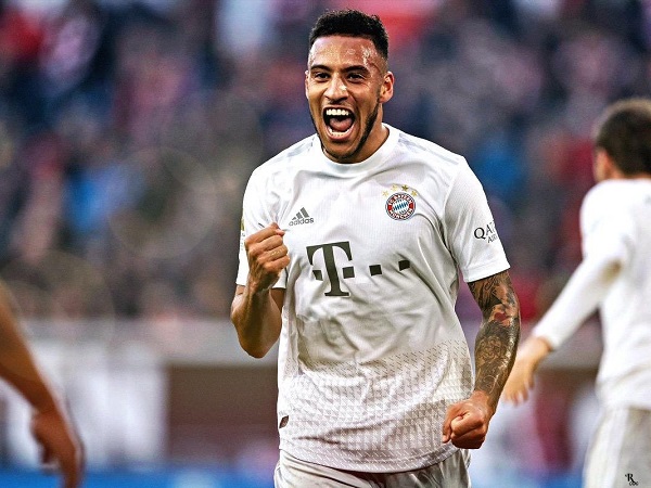 Vùi dập đối thủ 4-0, Bayern Munich vươn lên ngôi nhì bảng
