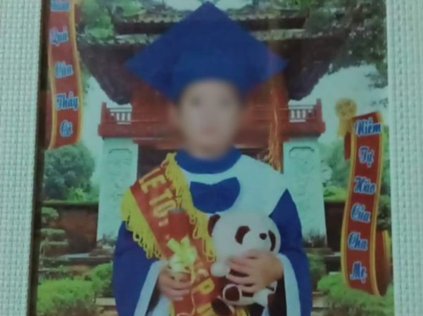 Tuyên Quang: Bàng hoàng phát hiện thi thể cháu bé 6 tuổi ở vườn mía sau nhà, nghi bị mẹ kế sát hại