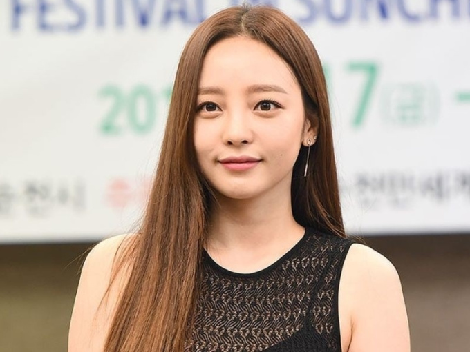 Tài khoản Facebook dự đoán đúng về cái chết của Sulli và Goo Hara