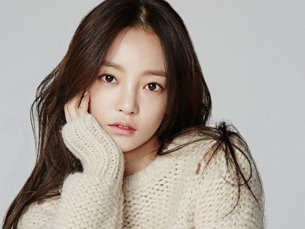 Gương mặt trong trẻo, đôi mắt to và dịu dàng của 'búp bê sống' Goo Hara