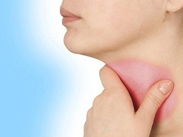 Thấy 6 dấu hiệu lạ này ở cổ họng, bạn phải tới bác sĩ ngay bởi có thể đã mắc ung thư thực quản