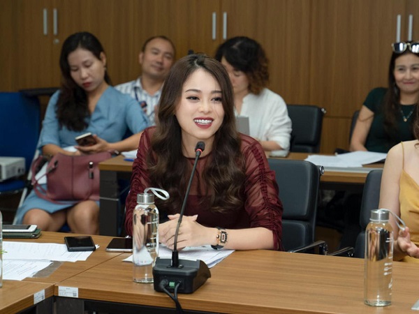 'Thần tượng Hot Mom' Hằng Túi bị tố bán sản phẩm mẹ và bé nhập lậu, hội chị em hoang mang, lo lắng