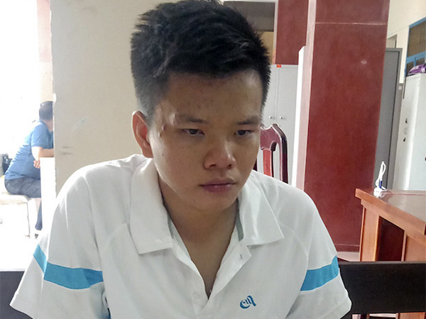 Con trai đâm nhiều nhát khiến cha vì nghe có người đòi giết mình