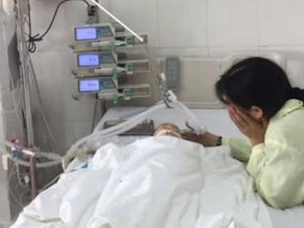 Vụ 3 chị em ruột trong gia đình ở Hà Nội đột ngột tử vong: Bé trai 1,5 tuổi có vết xước đầu ngón tay