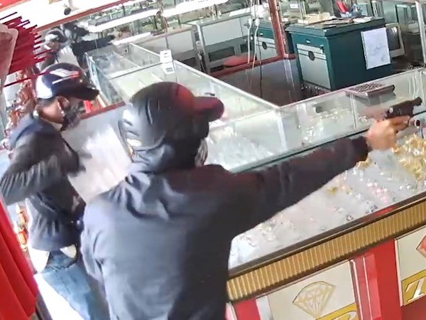 Bắt tòng phạm của 2 kẻ cướp tiệm vàng