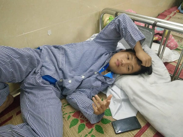 Nam sinh lớp 8 bị võ sư đánh gãy xương hàm: Họ đánh cháu vì cho rằng cháu 'nhìn đểu'