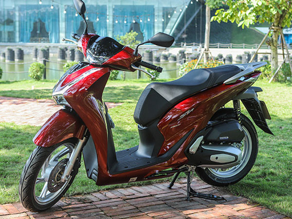 Xe Honda SH mới về, đại lý tăng giá sốc so với giá đề xuất lên gần 100 triệu đồng/chiếc