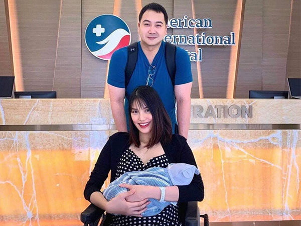 Sau 3 ngày sinh con, Lan Khuê chính thức lộ diện với thân hình tăng cân đúng chuẩn 'mẹ một con' nhưng được dân mạng khen hết lời