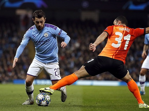 Hòa nhạt trên sân nhà, Man City vẫn giành vé vào vòng 1/8 Champions League
