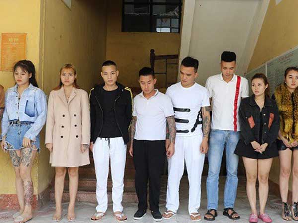 Cận cảnh dàn chân dài bị bắt quả tang thác loạn ma tuý cùng nhóm bạn trai trong biệt thự