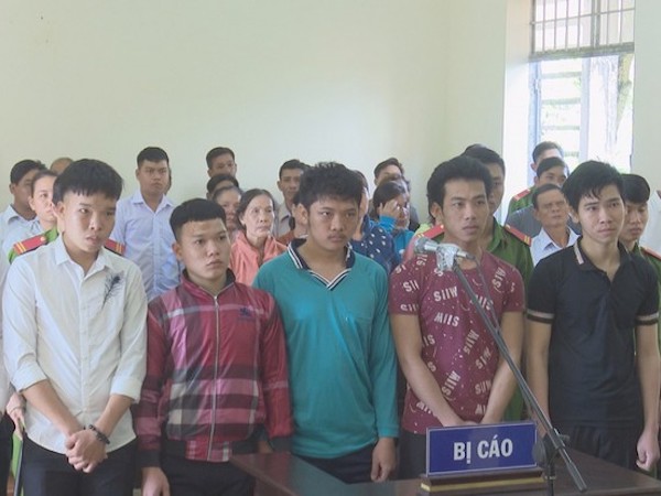 Đóng giả cảnh sát hình sự cướp sới bạc