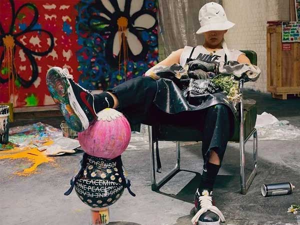 Đôi 'giày hoa cúc' của G-Dragon có gì đặc biệt mà khiến dân tình 'điên đảo'