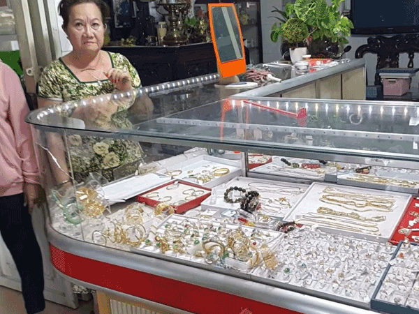 Hé lộ tình tiết bất ngờ vụ cướp tiệm vàng Kim Hồng và lời kể kinh hoàng của chủ tiệm