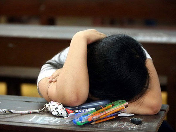 Từ những vụ con trẻ tự sát: Bố mẹ ơi, đừng châm ngòi những 'quả bom nổ chậm' trong nhà (!)