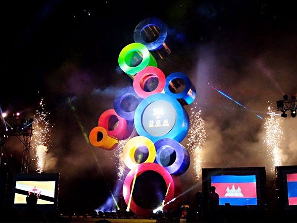 Tổng thống Philippines phát biểu, võ sĩ huyền thoại Manny Pacquiao thắp lửa, SEA Games 30 chính thức bắt đầu