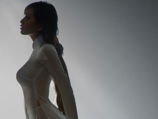 Hoa hậu Mai Phương Thúy, Ngọc Quyên, Madonna sẵn sàng 'nude' để làm gì?