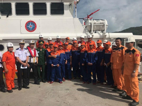 Chìm tàu chở 11 người trên biển Quy Nhơn, thuyền trưởng tử vong