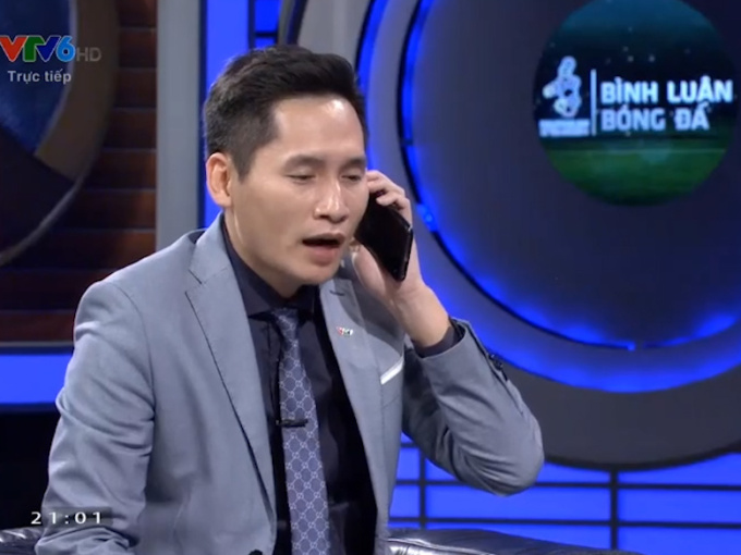 CĐV tức giận vì BTV Quốc Khánh gọi tên Văn Lâm sau sai lầm của Bùi Tiến Dũng